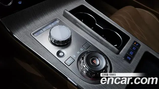 Genesis Electrified G80 2024 — Photo 9/20