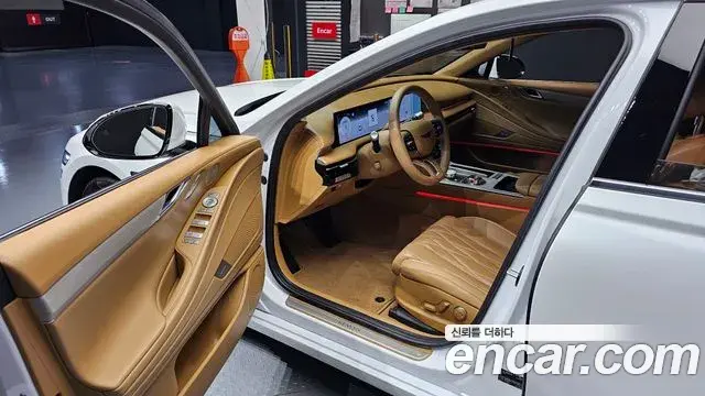 Genesis Electrified G80 2024 — Photo 10/20