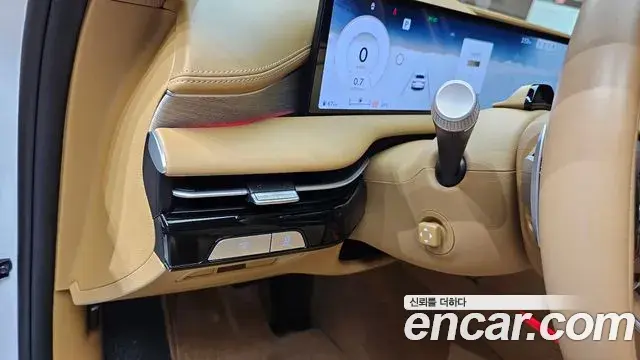 Genesis Electrified G80 2024 — Photo 16/20
