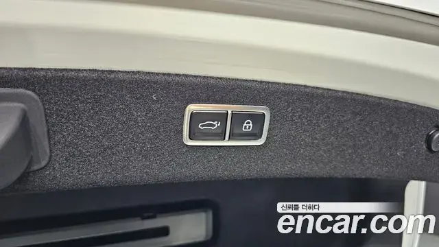 Genesis Electrified G80 2024 — Photo 20/20