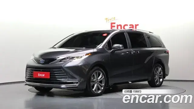 Toyota Sienna 2025 — Photo 1/20