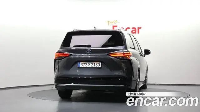 Toyota Sienna 2025 — Photo 4/20