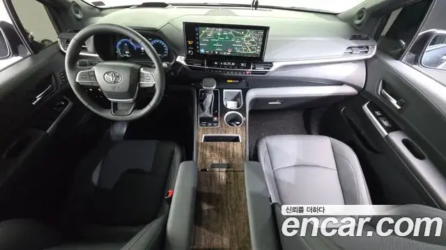 Toyota Sienna 2025 — Photo 7/20