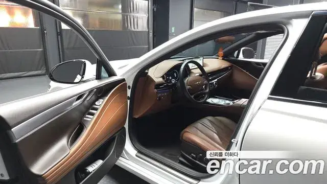 Genesis Electrified G80 2021 — Photo 10/20