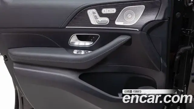Mercedes-Benz GLE-Class 2025 — ფოტო 15/20