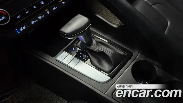 Hyundai Avante 2020 — Photo 7/20