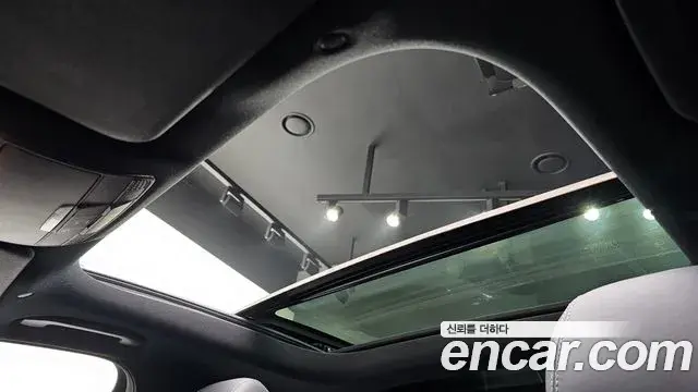 Mercedes-Benz E-Class 2021 — Photo 18/20