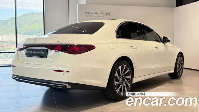 Mercedes-Benz E-Class 2026 — Photo 4/20