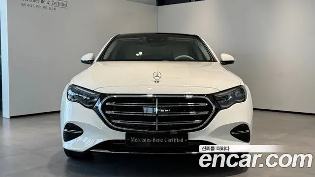 Mercedes-Benz E-Class 2026 — Photo 6/20