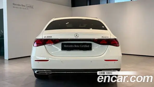 Mercedes-Benz E-Class 2026 — Photo 10/20