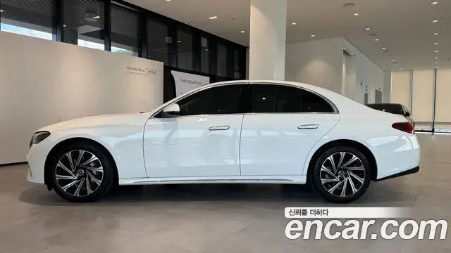 Mercedes-Benz E-Class 2026 — Photo 7/20