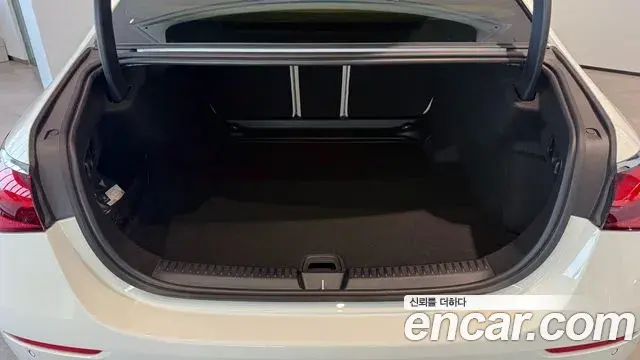 Mercedes-Benz E-Class 2026 — Photo 9/20