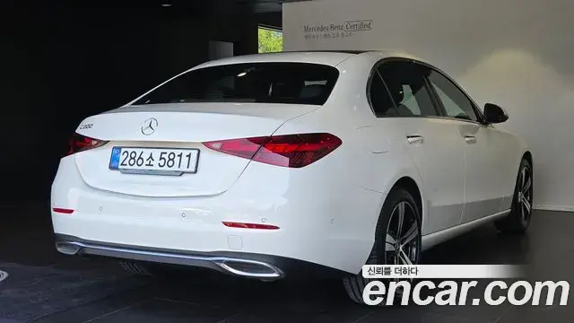 Mercedes-Benz C-Class 2026 — Photo 1/18