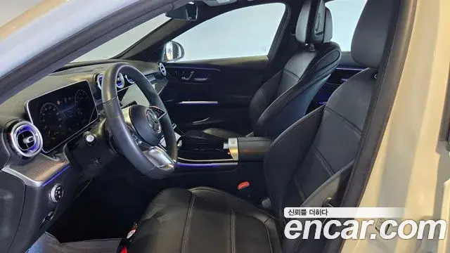 Mercedes-Benz C-Class 2026 — Photo 13/18