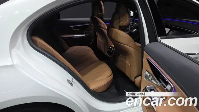 Mercedes-Benz E-Class 2026 — Photo 11/20