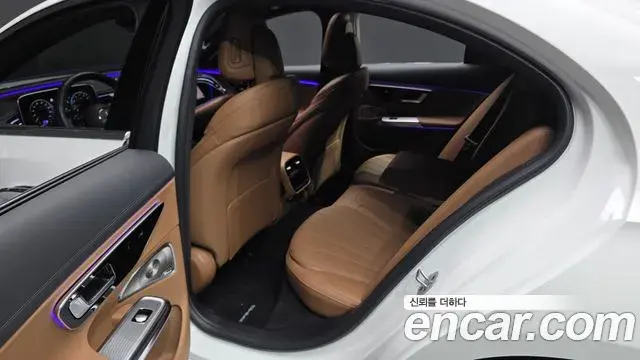 Mercedes-Benz E-Class 2026 — Photo 12/20