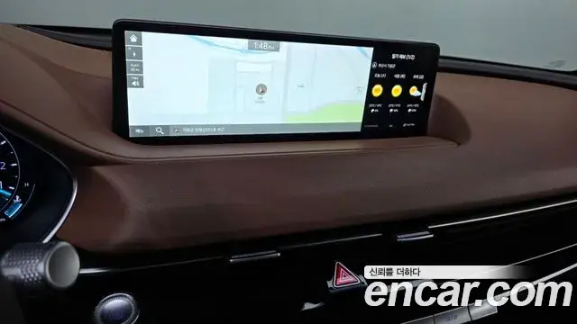 Genesis Electrified G80 2023 — Photo 15/20