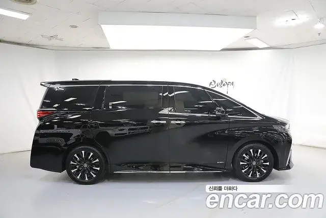 Toyota Alphard 2025 — Фото 2/20