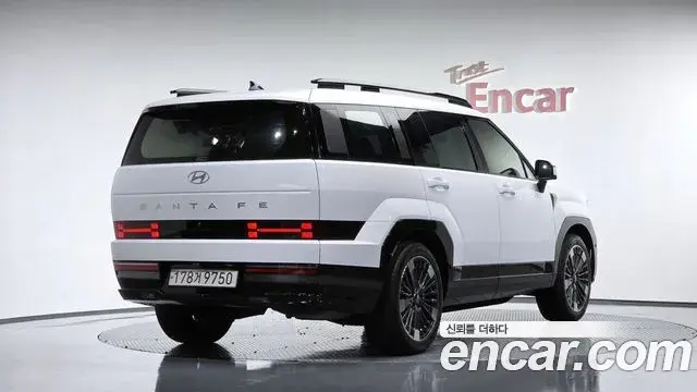 Hyundai Santa Fe 2024 — Фото 2/20