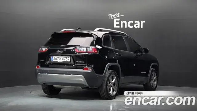 Jeep Cherokee 2021 — Photo 2/20