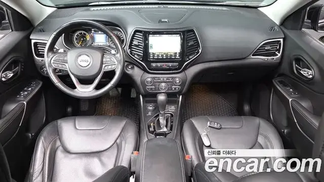 Jeep Cherokee 2021 — Photo 7/20