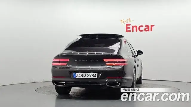 Genesis Electrified G80 2022 — Photo 4/20