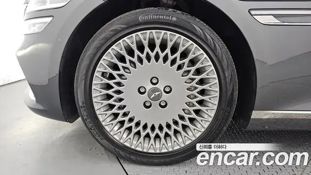 Genesis Electrified G80 2022 — Photo 5/20
