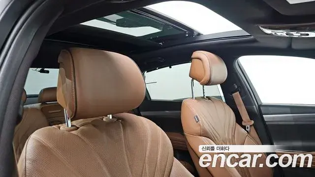 Genesis Electrified G80 2022 — Photo 18/20
