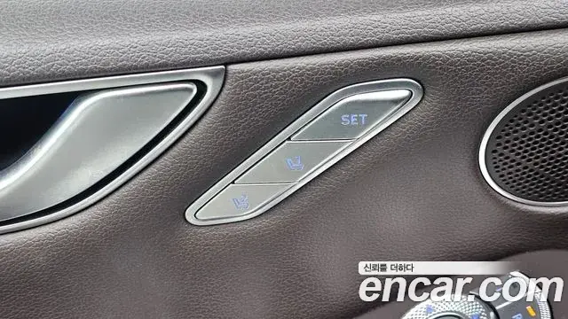 Genesis Electrified G80 2022 — Photo 19/20