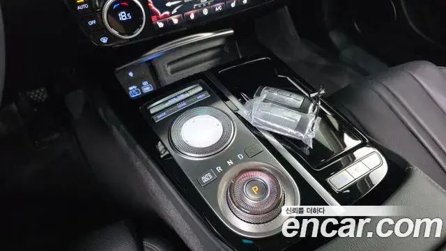 Genesis Electrified G80 2021 — Photo 9/20