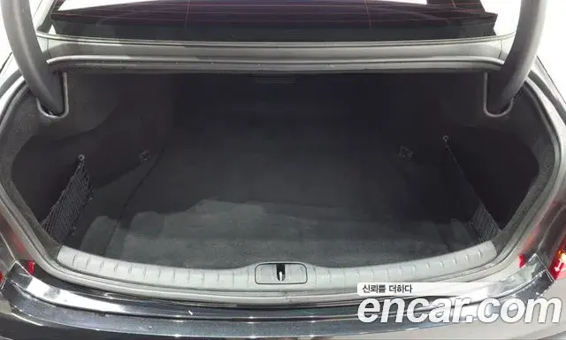 Genesis Electrified G80 2021 — Photo 18/20