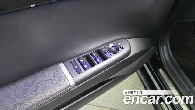 Hyundai Grandeur 2023 — Photo 17/20