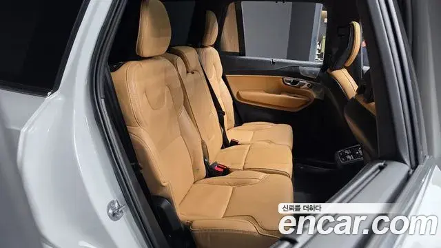 Volvo XC90 2023 — Фото 12/20