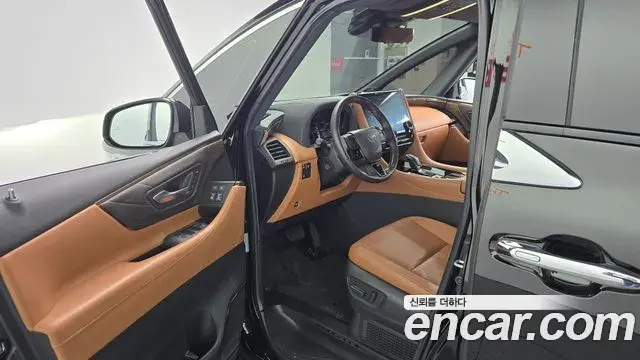 Toyota Alphard 2025 — Photo 9/20