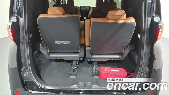 Toyota Alphard 2025 — Photo 16/20