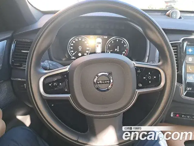 Volvo XC90 2022 — Photo 7/20
