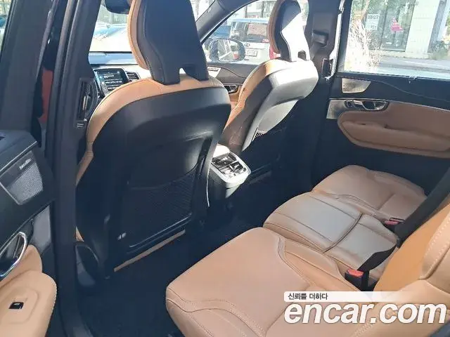 Volvo XC90 2022 — Photo 13/20