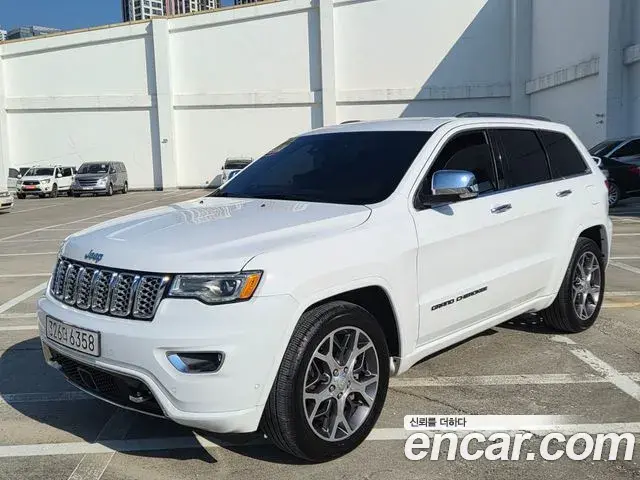 Jeep Grand Cherokee 2020 — Photo 10/20