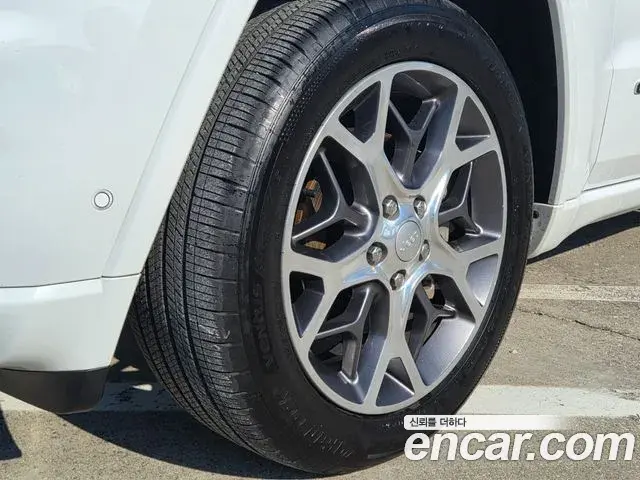 Jeep Grand Cherokee 2020 — Photo 4/20