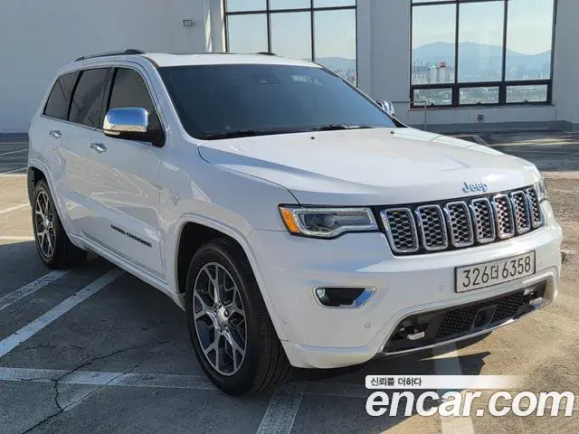 Jeep Grand Cherokee 2020 — Photo 15/20