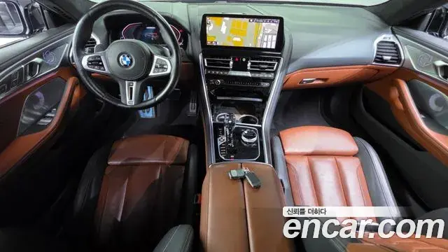 BMW 8 Series 2022 — Фото 10/20