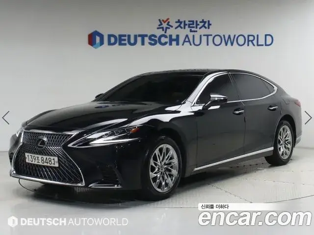 Lexus LS500 2020 — Photo 9/20