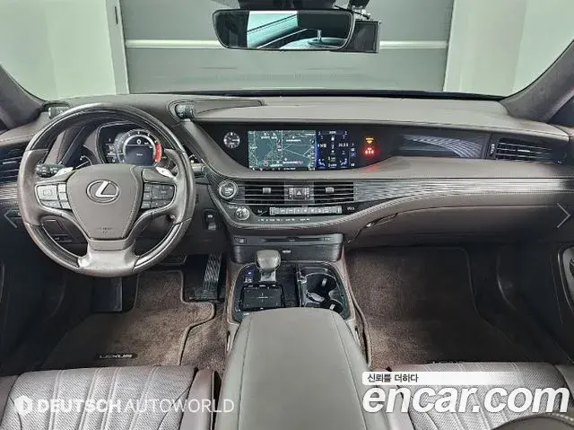 Lexus LS500 2020 — Photo 10/20
