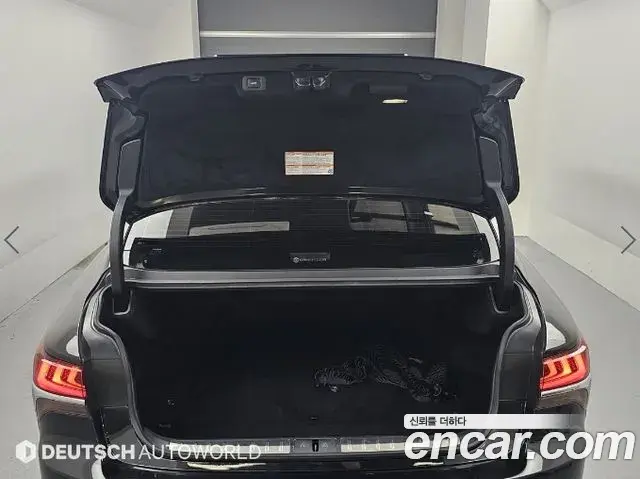 Lexus LS500 2020 — Photo 19/20