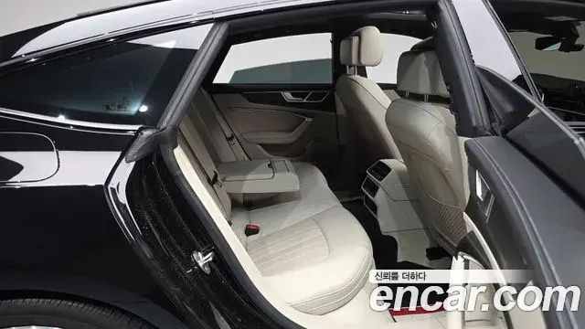 Audi A7 2023 — Photo 11/20