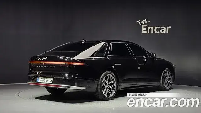 Hyundai Grandeur 2023 — Фото 2/20