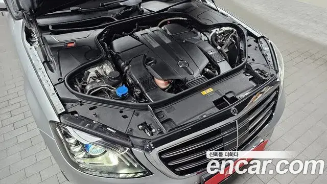 Mercedes-Benz S-Class 2019 — Photo 6/20