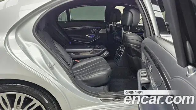 Mercedes-Benz S-Class 2019 — Photo 11/20