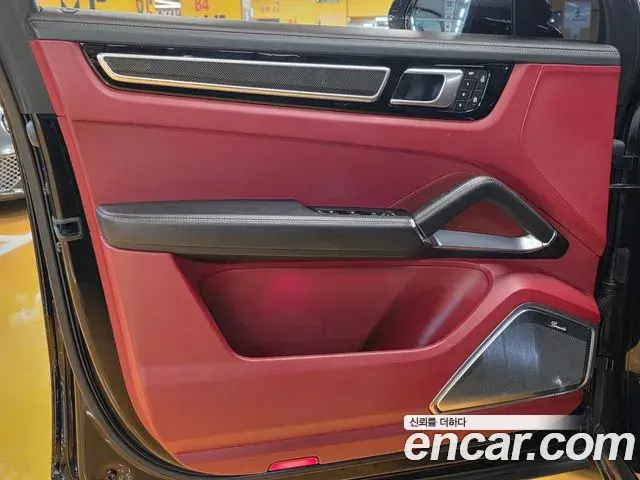 Porsche Cayenne 2022 — Şəkil 7/20