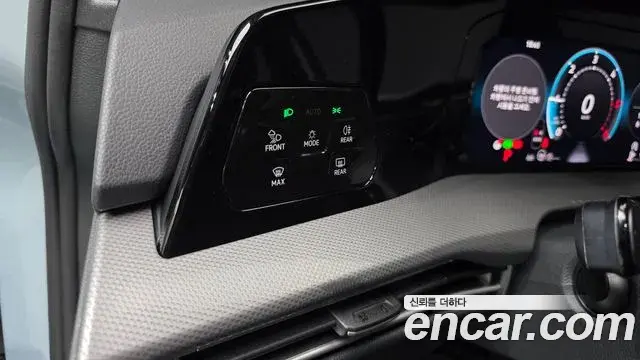 Volkswagen Golf 2025 — Photo 11/20